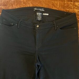 Source Of Wisdom Black London Skinny Jeans with Classic Design